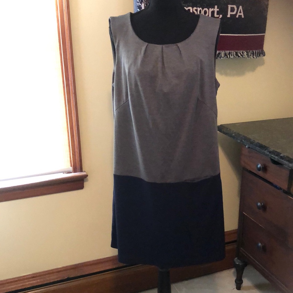 Jessica dress in black and grey size 14.  Ptp 21” length 34”